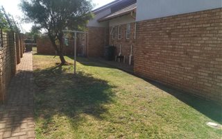 2 Bedroom Townhouse in Witpoortjie