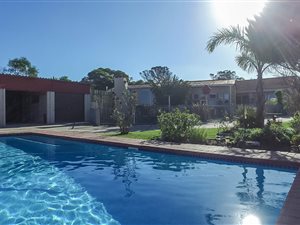 4 Bedroom House in Kaysers Beach