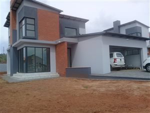 3 Bed Apartment in Roodeplaat