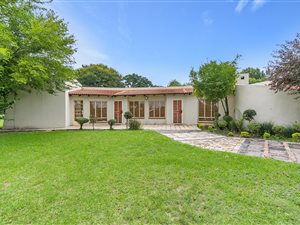8565 m² Farm in President Park