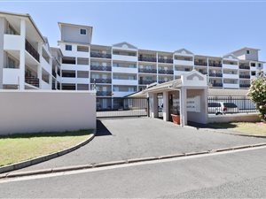 2 Bed Apartment in Strand South