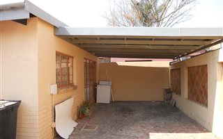 1 Bedroom Garden Cottage in Waverley