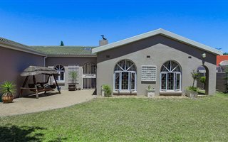 4 Bedroom House in Panorama