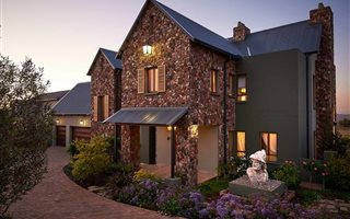 4 Bedroom House in Mnandi AH