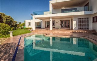 5 Bedroom House in Cutty Sark