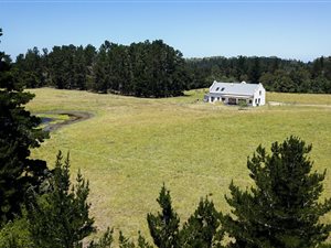 54 ha Farm in The Crags