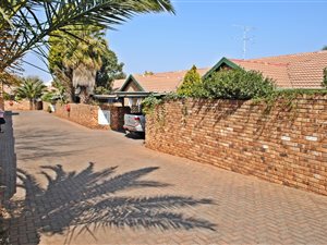2 Bed Townhouse in Krugersdorp North