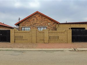 3 Bed House in Dobsonville