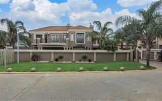 4 Bedroom House in Meyersdal
