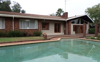 4 Bedroom House in Brackendowns