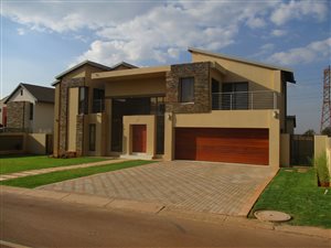 5 Bed House in The Hills