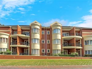 3 Bed Apartment in Melrose North