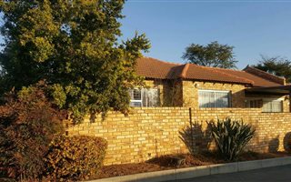 3 Bedroom Townhouse in Honeydew Ridge