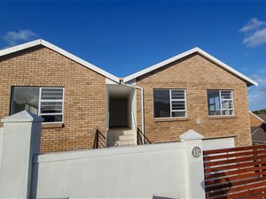 3 Bed House in Lovemore Park
