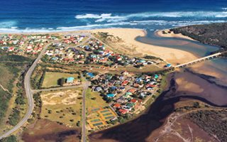 925 m² Land available in Klein Brak River