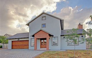 4 Bedroom House in Country View Estate
