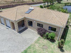 3 Bed Cluster in Gonubie