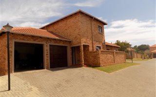 3 Bedroom Cluster in Meyersdal