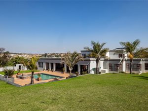 5 Bed House in Mooikloof Equestrian Estate