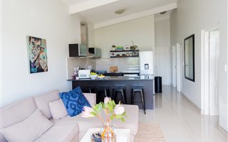 3 Bedroom Apartment in Somerset West Central