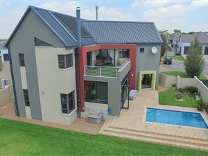 4 Bed House in Midstream Hill