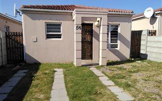 2 Bedroom House in Kalkfontein