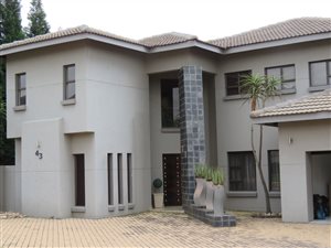 4 Bed House in Leeuwenhof Estate