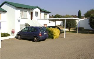 2 Bedroom Apartment in Weltevreden Park
