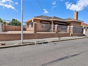 3 Bed House in Strand Central