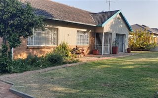 3 Bedroom House in Ravensklip