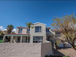 4 Bed House in Steynsrust