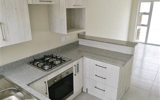 2 Bedroom House in Overbaakens