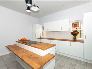 3 Bed House in Somerset West Central