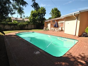 5 Bed House in Hutten Heights