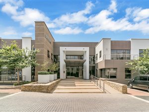 190 m² Commercial space in Waterfall Estate
