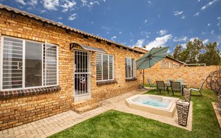 3 Bedroom Apartment in Cloverdene
