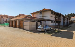2 Bedroom Apartment in Pretorius Park