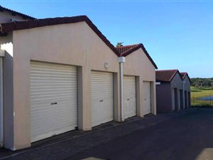 1 Bed Apartment in Meerensee