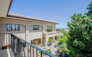 4 Bedroom House in Greenways Golf Estate