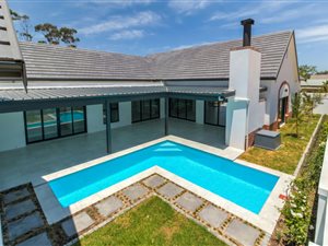 4 Bed House in Parel Vallei