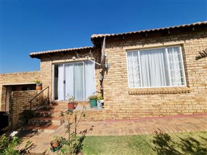 2 Bed Townhouse in Honeydew Ridge