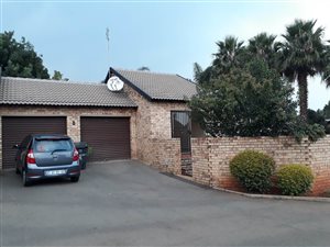3 Bed Townhouse in Weltevreden Park