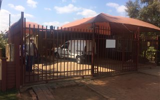 1 Bedroom Garden Cottage in Booysens