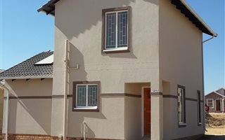 3 Bedroom House in Bloubosrand