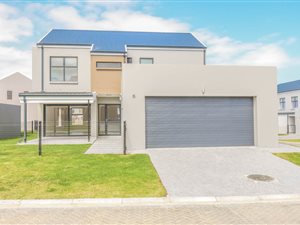 3 Bed Duplex in George East