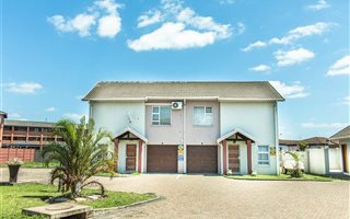 2 Bedroom Apartment in Arboretum
