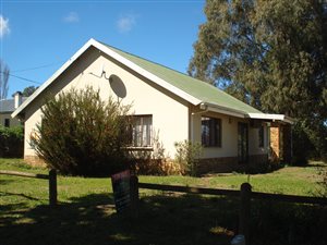 130 m² Office Space in Underberg