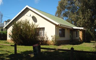 130 m² Office Space in Underberg