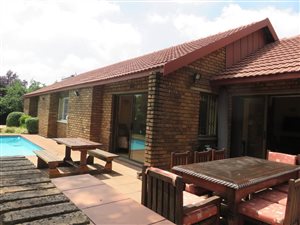 3 Bedroom House in Alphen Park