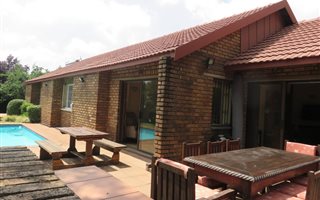 3 Bedroom House in Alphen Park